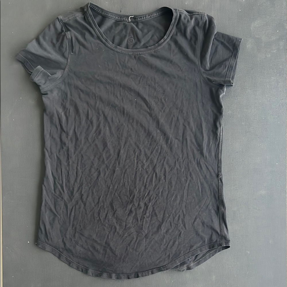 Lululemon short sleeve shirt Size 6